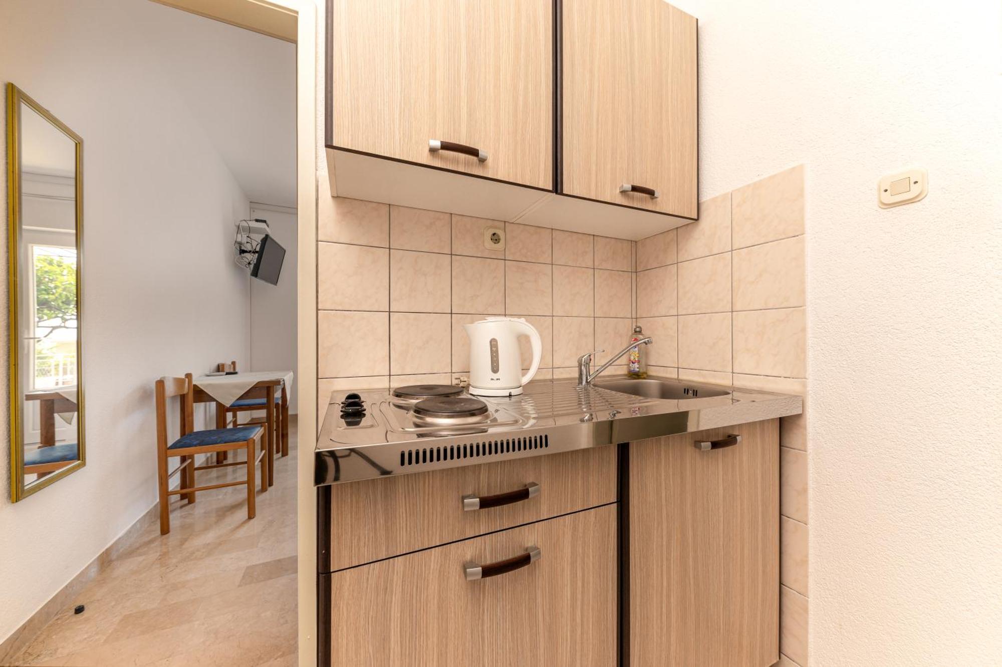 Bed And Breakfast Ivona Baška Voda Стая снимка